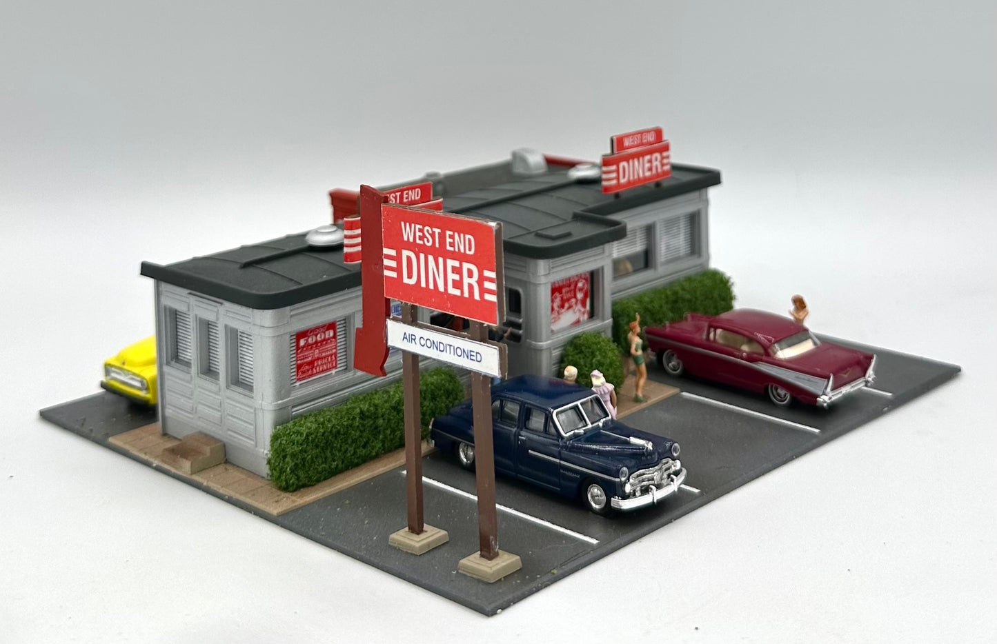 City Classics HO Custom Built/Painted "West End Diner"Fully Assembled Lighted New Diorama
