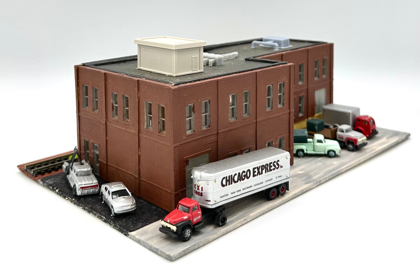 DPM N Scale Custom/Built Painted/Weathered 2Story Factory Trackside Warehouse Lighted New Diorama