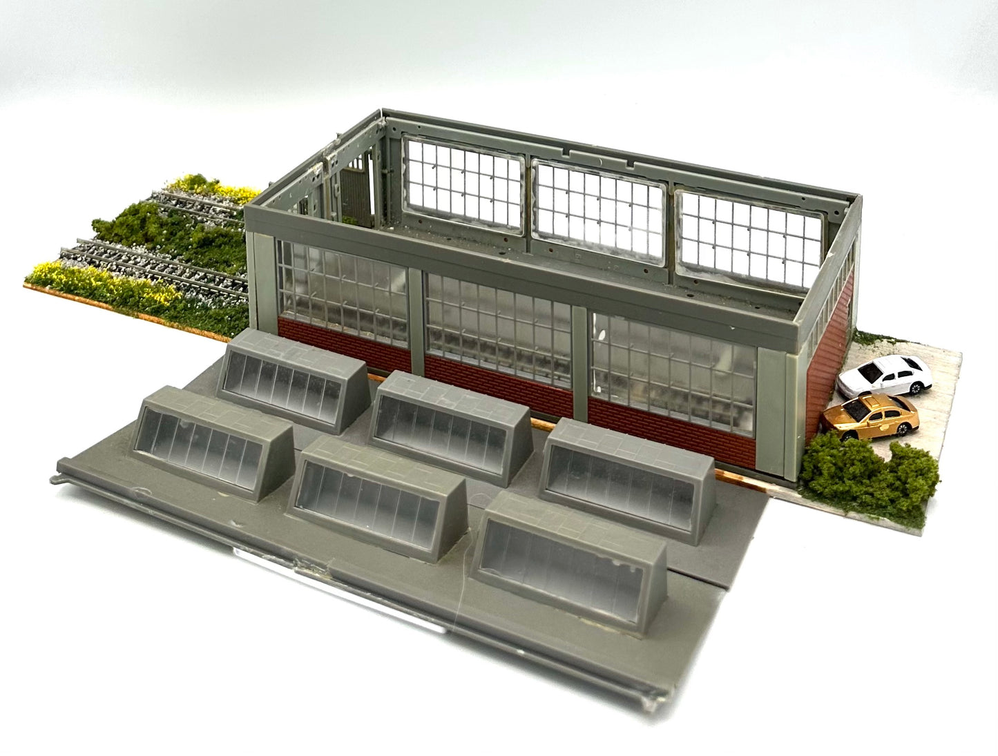 Faller N Scale Modern 2-Bay Engine Shed Fully Assembled. Diorama