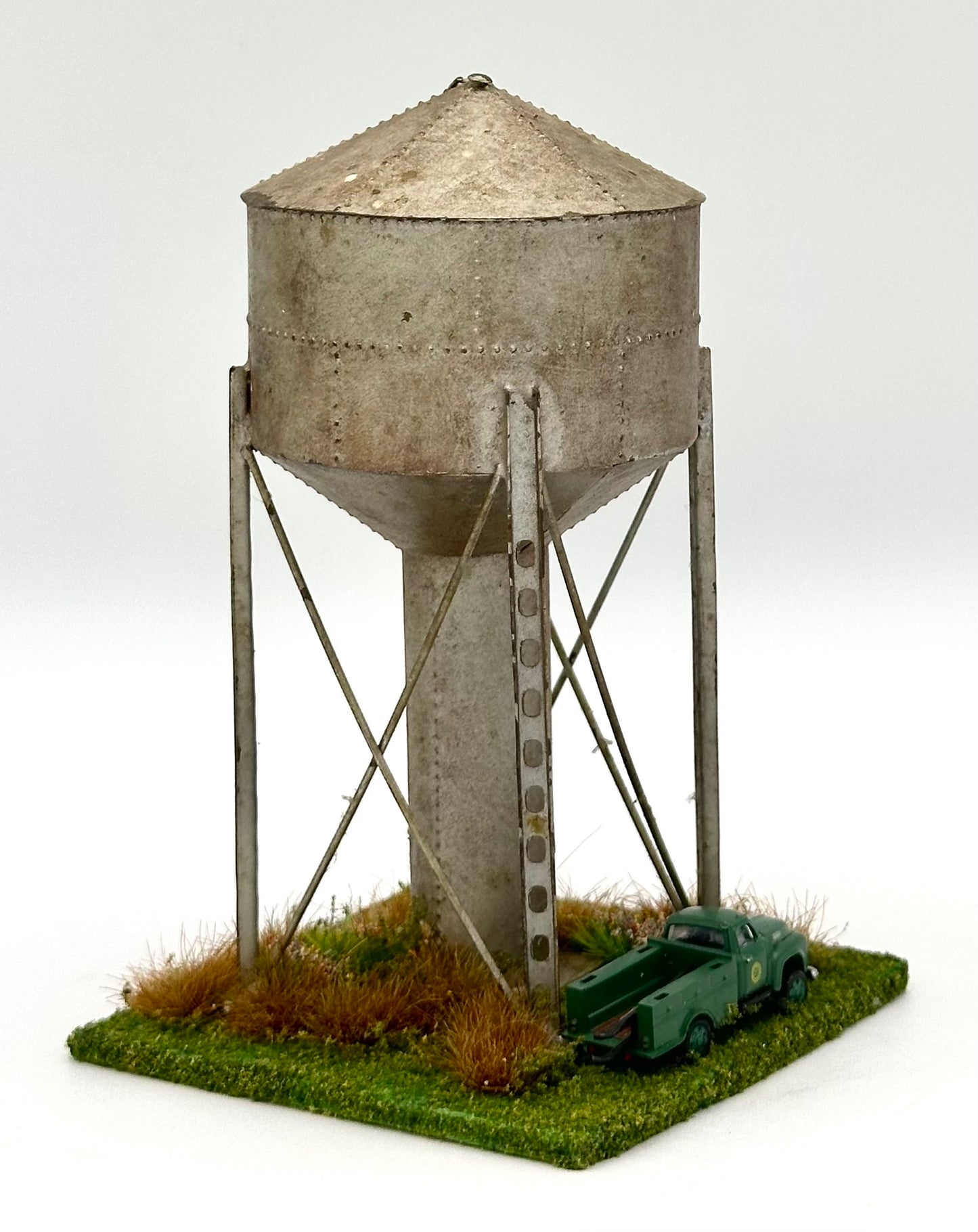 N Scale Rustic Water Tower Custom Painted/Weathered Fully Assembled, All metal construction