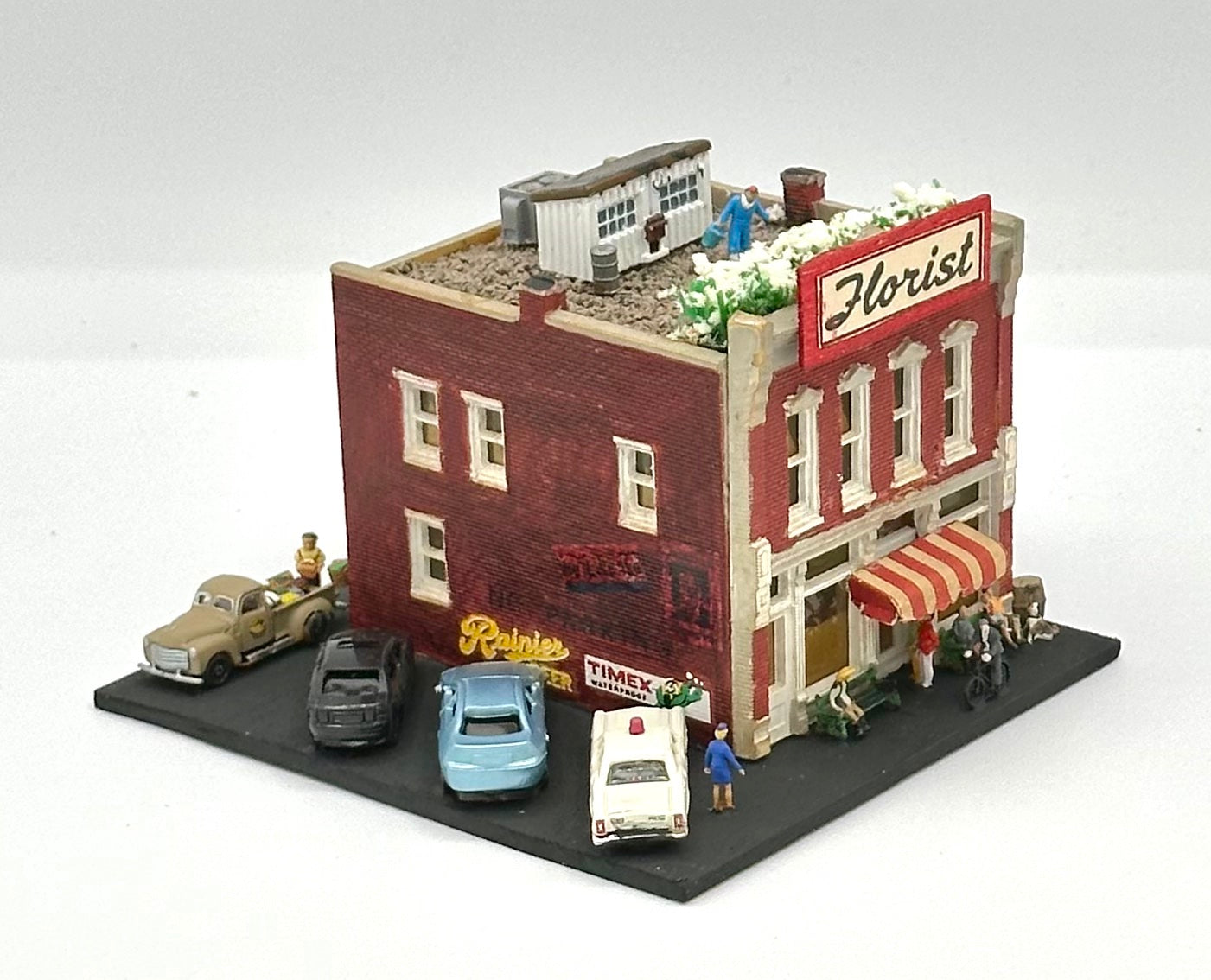 DPM N Scale Custom Painted/Weathered "Florist" Fully Assembled Lighted New Diorama.