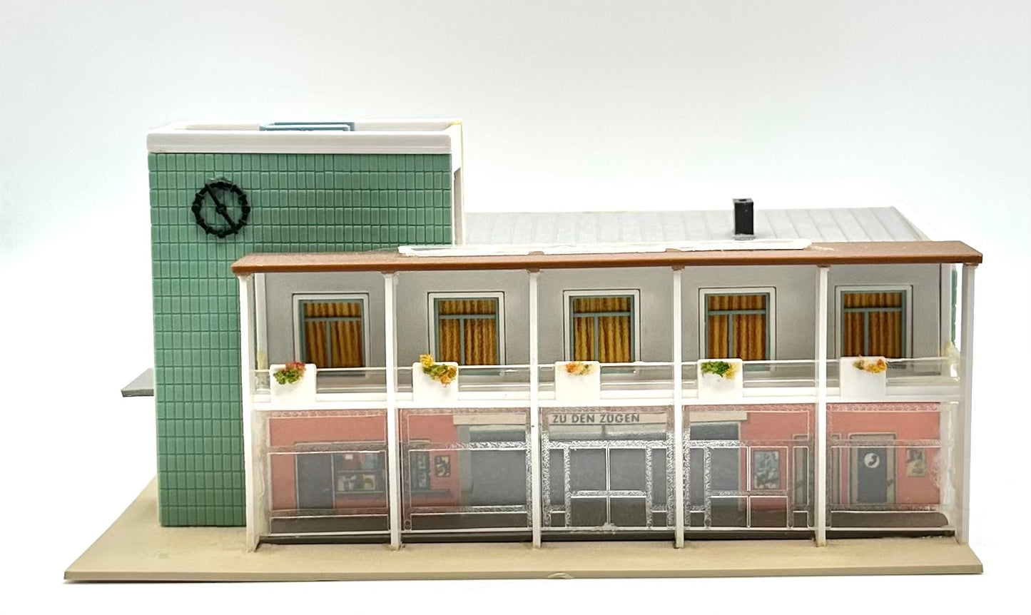 Vollmer N Scale 7510 Modern Mid Century Train Station.