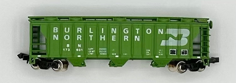 Con-Cor N Scale Burlington Northern 3 bay Covered Hopper BN 173931 Roof Walkway