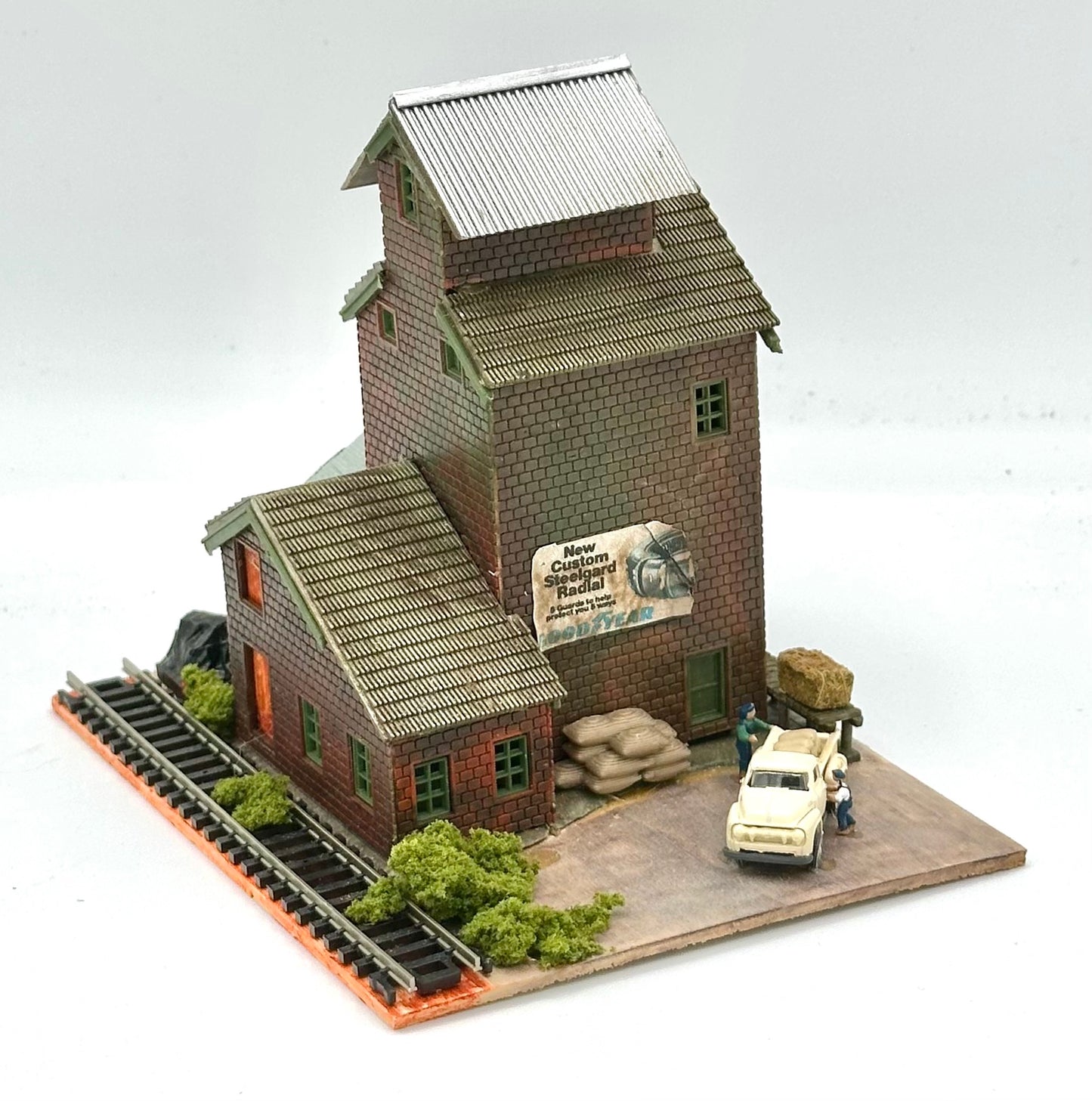 N Scale Custom Built/Painted Weathered Trackside Grain ElevatorDiorama.