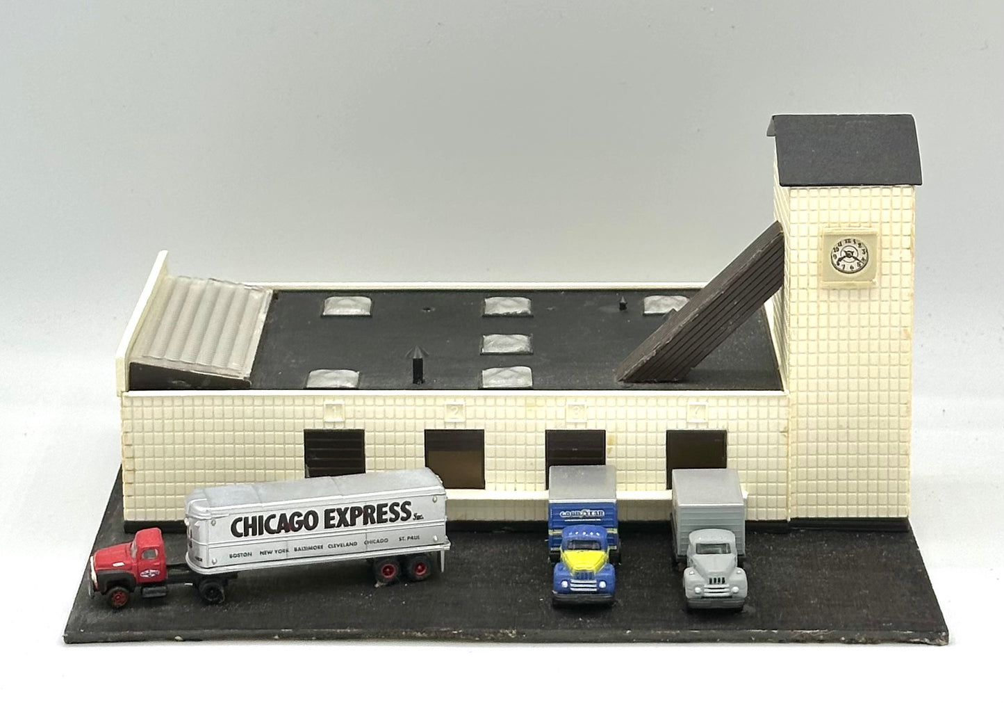 Heljan N Scale B-674 Cold Store Storage Factory Building Fully Assembled.