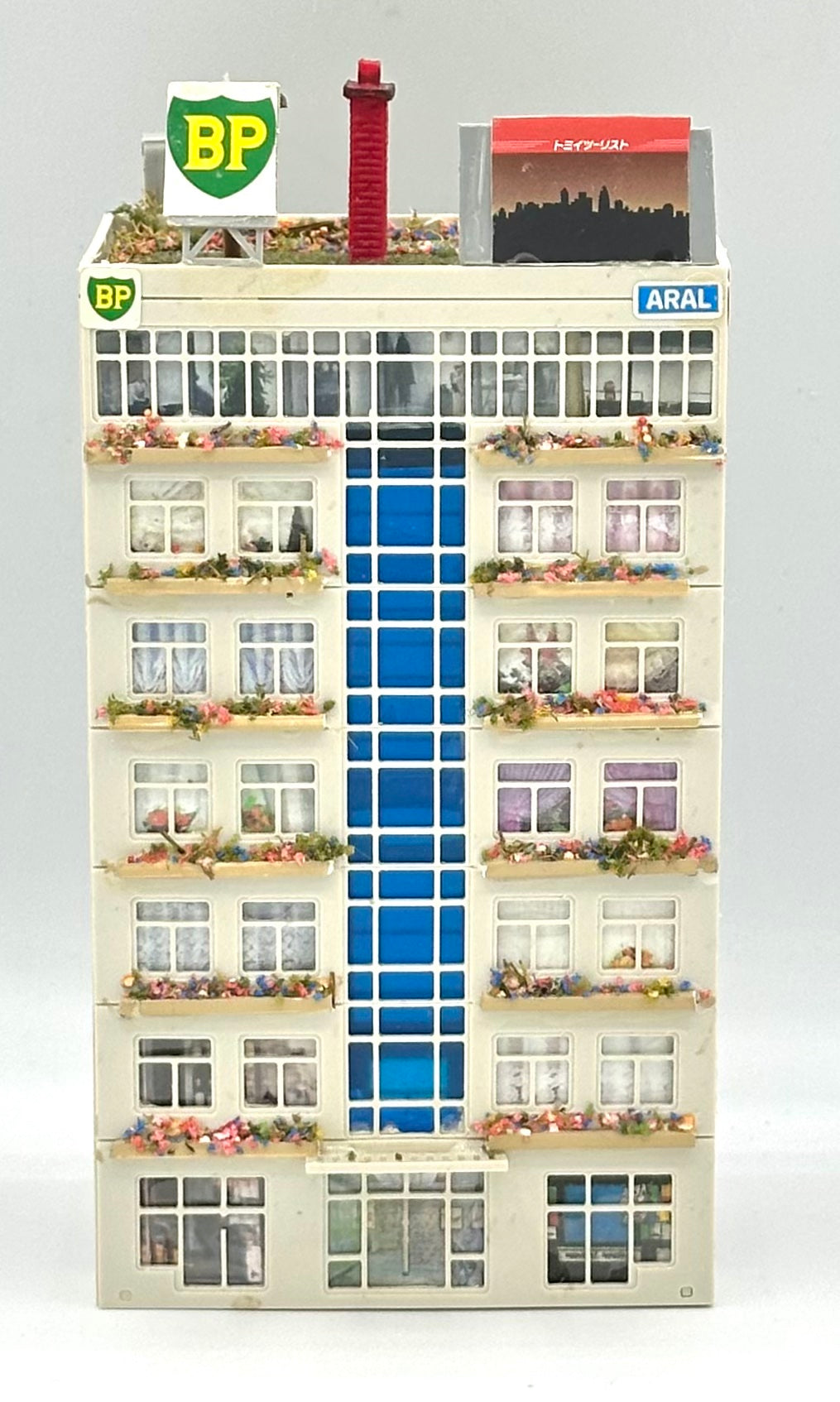 Outlands Style N Scale Custom Built/Painted 7-Story Tower Block with Balconies