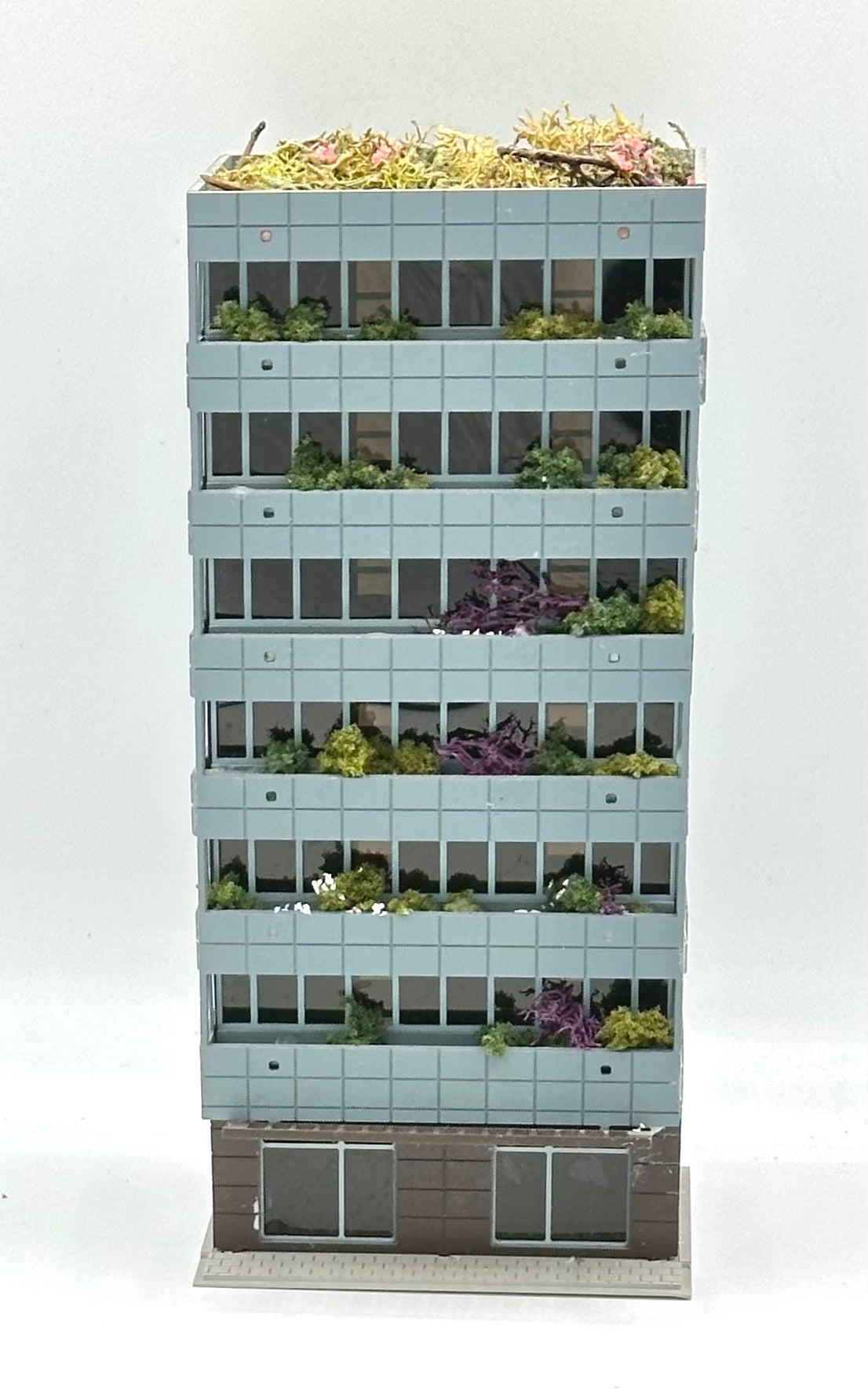 Outlands Style N Scale Custom Built/Painted 7-Story Tower Block with Balconies