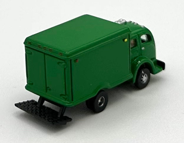 CMW N Scale Die Cast Green Delivery Box Truck with Tail lift