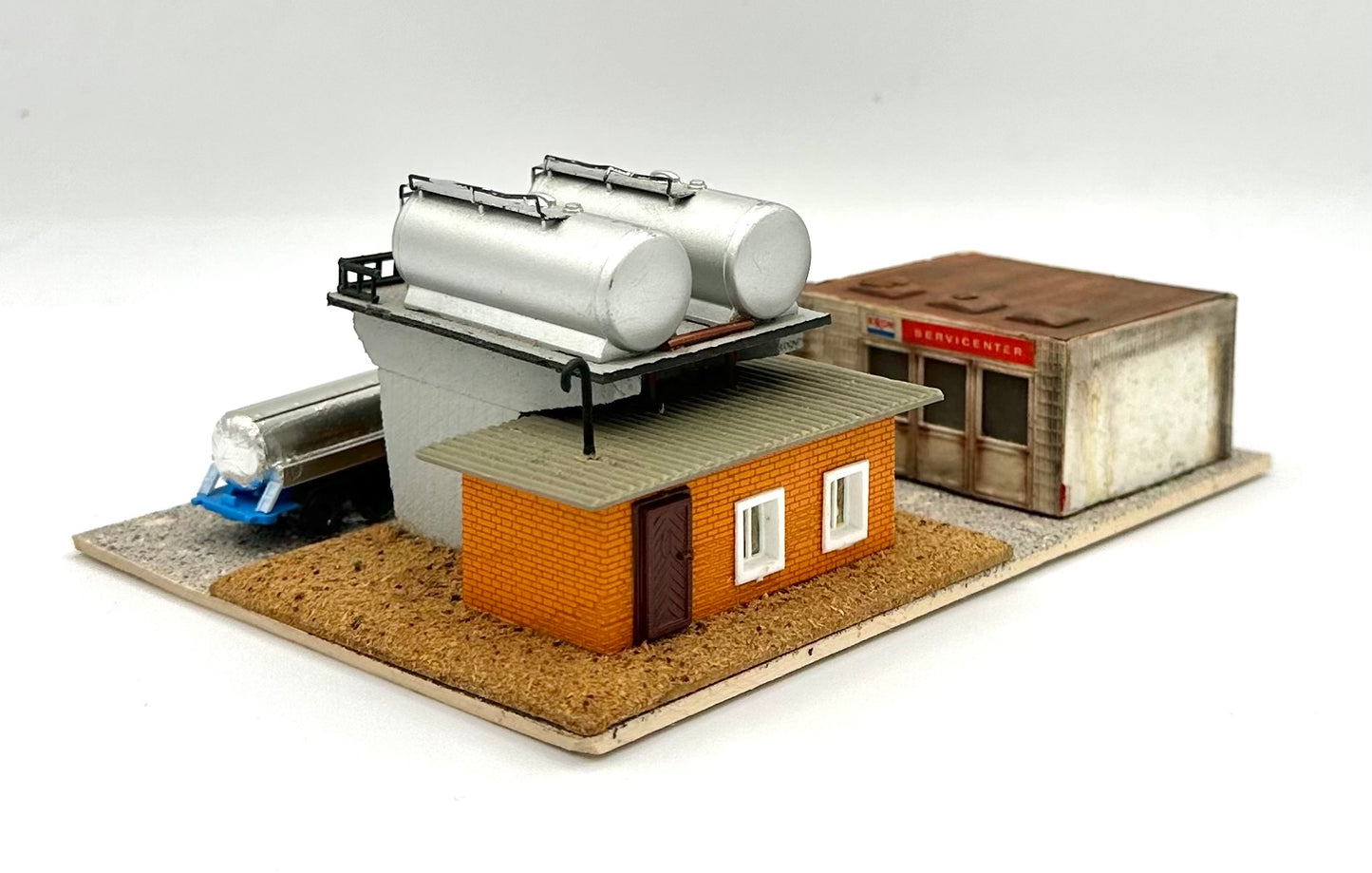 N Scale Custom Painted /Weathered Gas Station/Depot Diorama