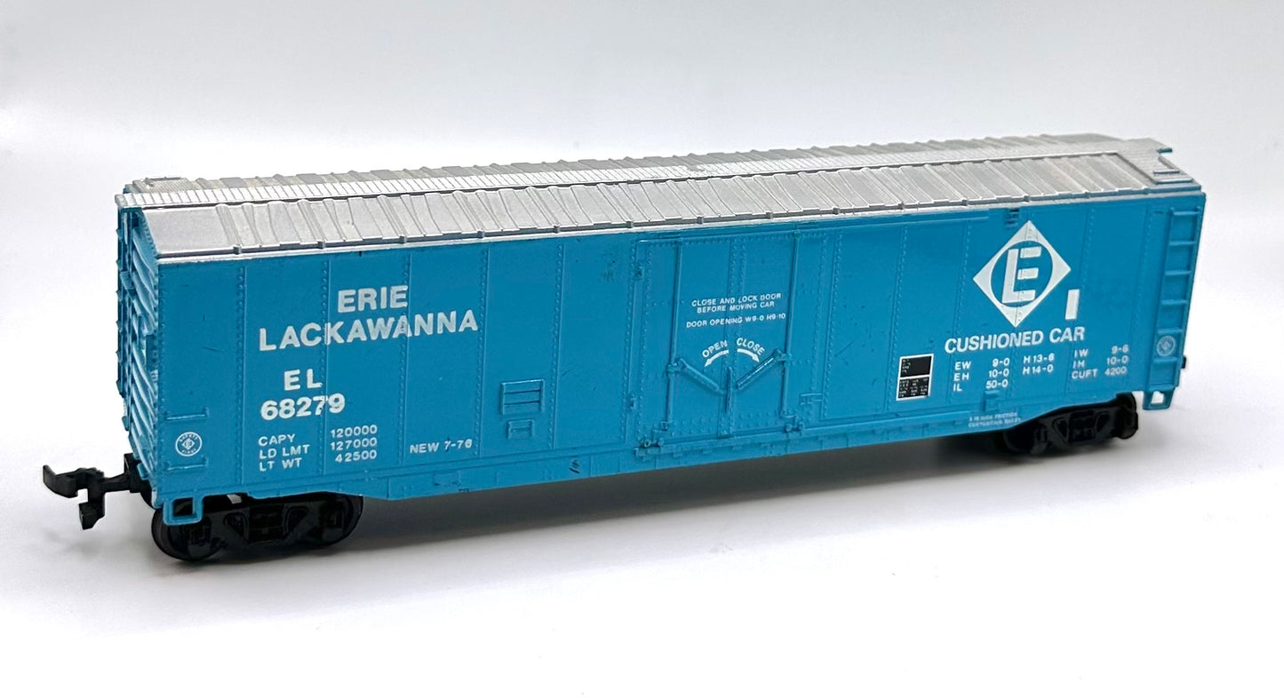 Bachmann HO Scale Erie Lackawanna 51' Steel Plug Door Boxcar 68279