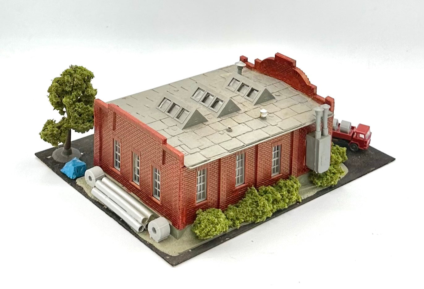 N Scale Model Power Custom Weathered "Sparky Electric" Building Diorama