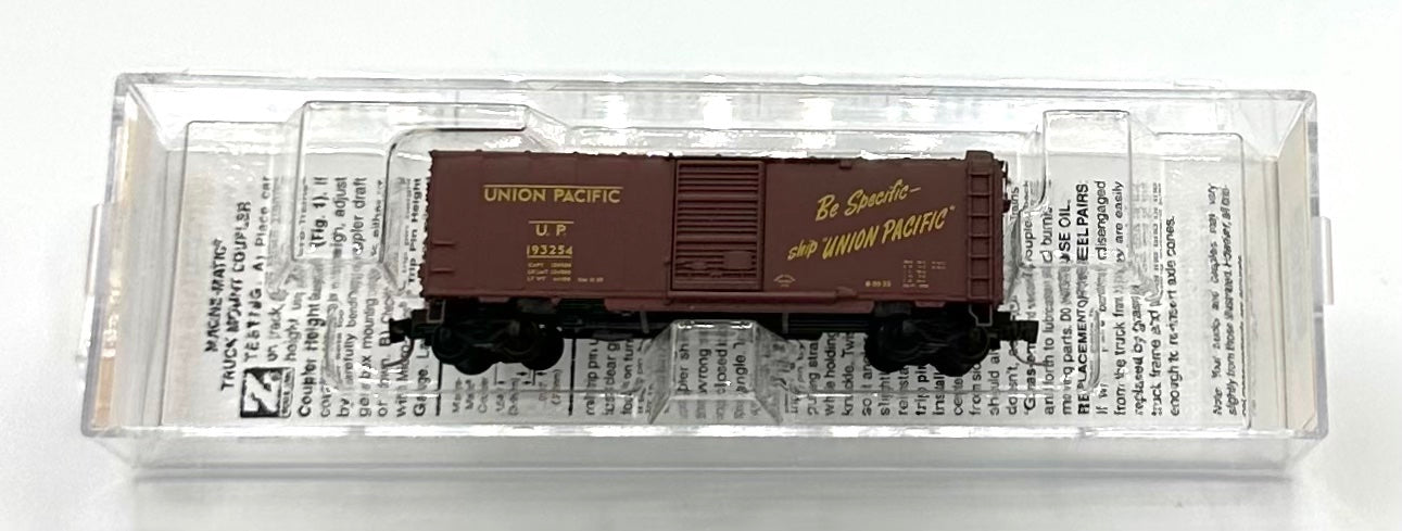 Micro Trains MTL Z Scale 500 00 087 Union Pacific 40' Std. Box Car, Single Door