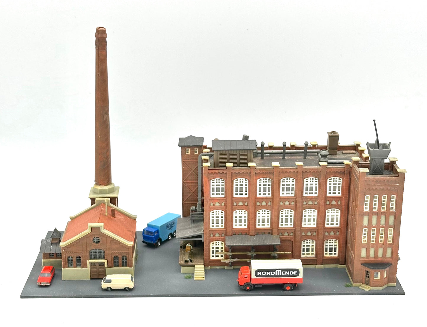 Kibri Z Scale 36770+Additional Building Custom Painted/Weathered Factory Buildings Fully assembled Diorama