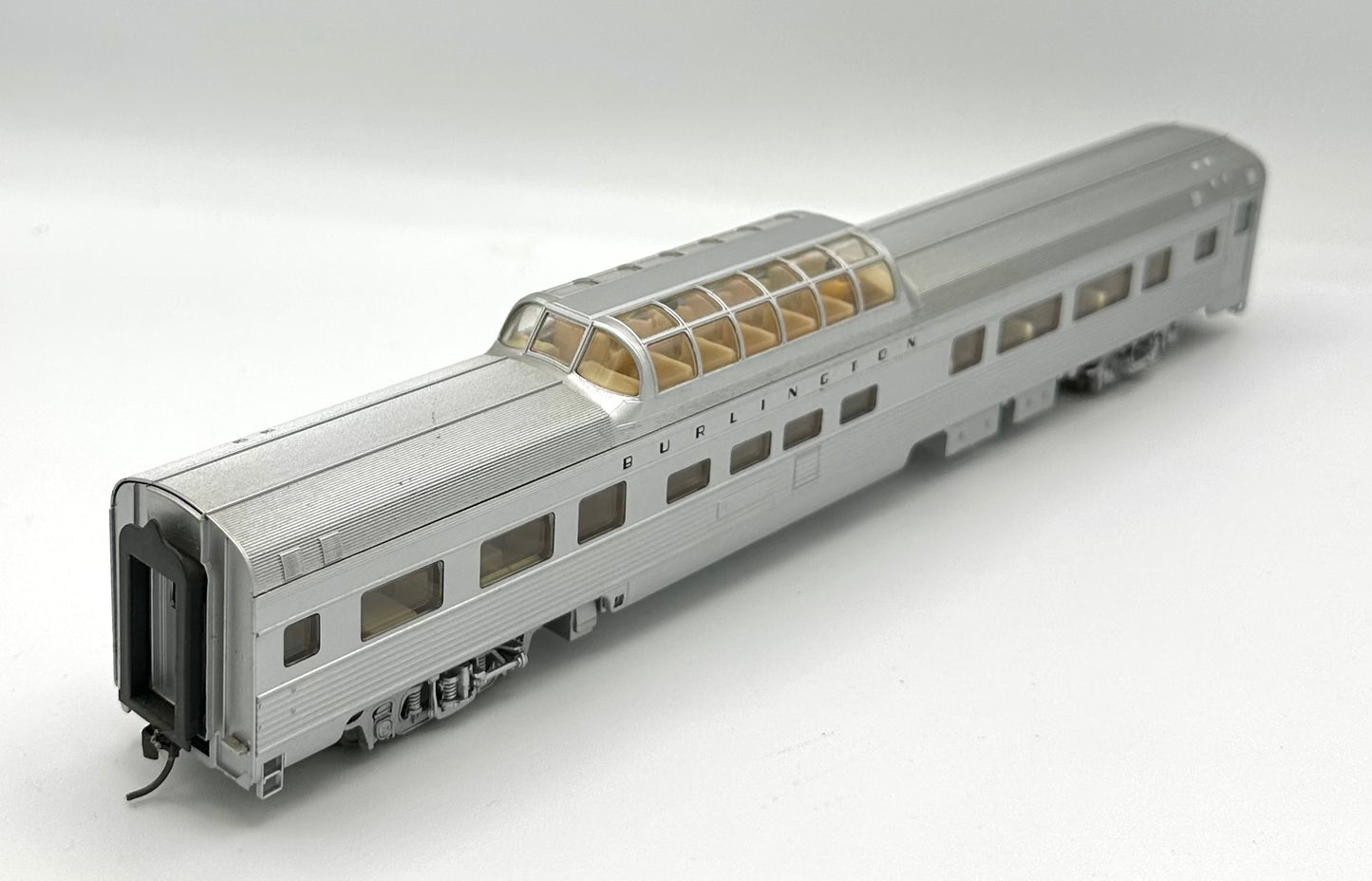 Walthers HO Scale Burlington Budd Vista Dome Coach