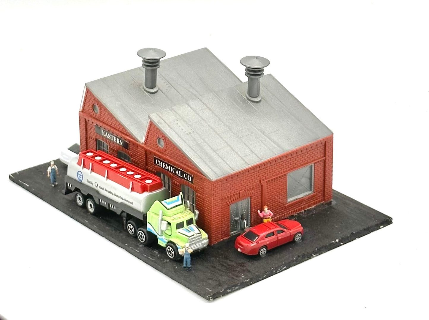 Model Power 2575 N Scale Custom "Eastern Chemicals Co," Fully Assembled Lighted Diorama