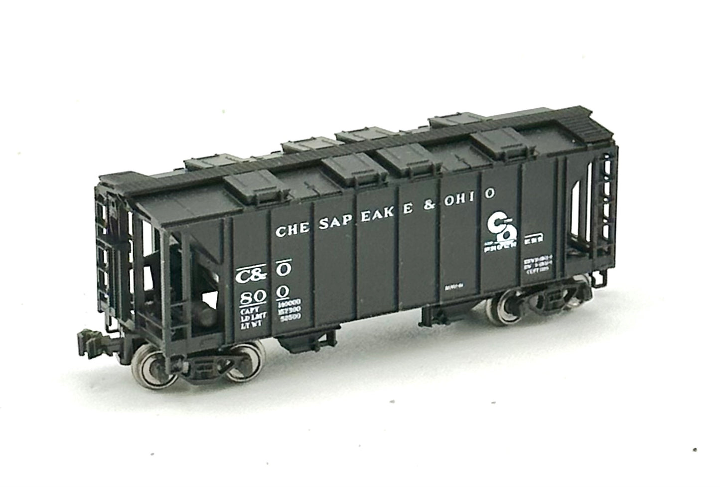 Kato N Scale Chesapeake & Ohio 2 Bay Covered Hopper Freight Car