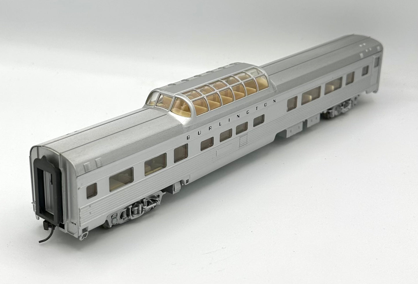 Walthers HO Scale Burlington Budd Vista Dome Coach