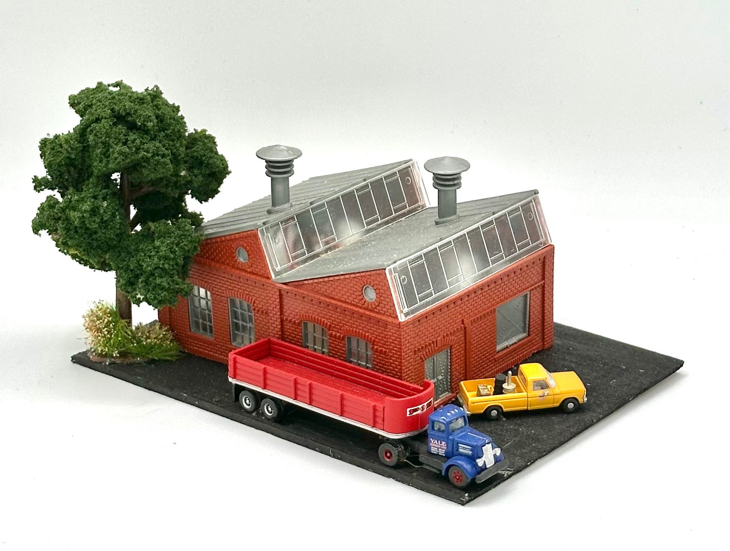 Model Power 2575 N Scale Custom& "Eastern Chemicals Co," Fully Assembled Lighted Diorama