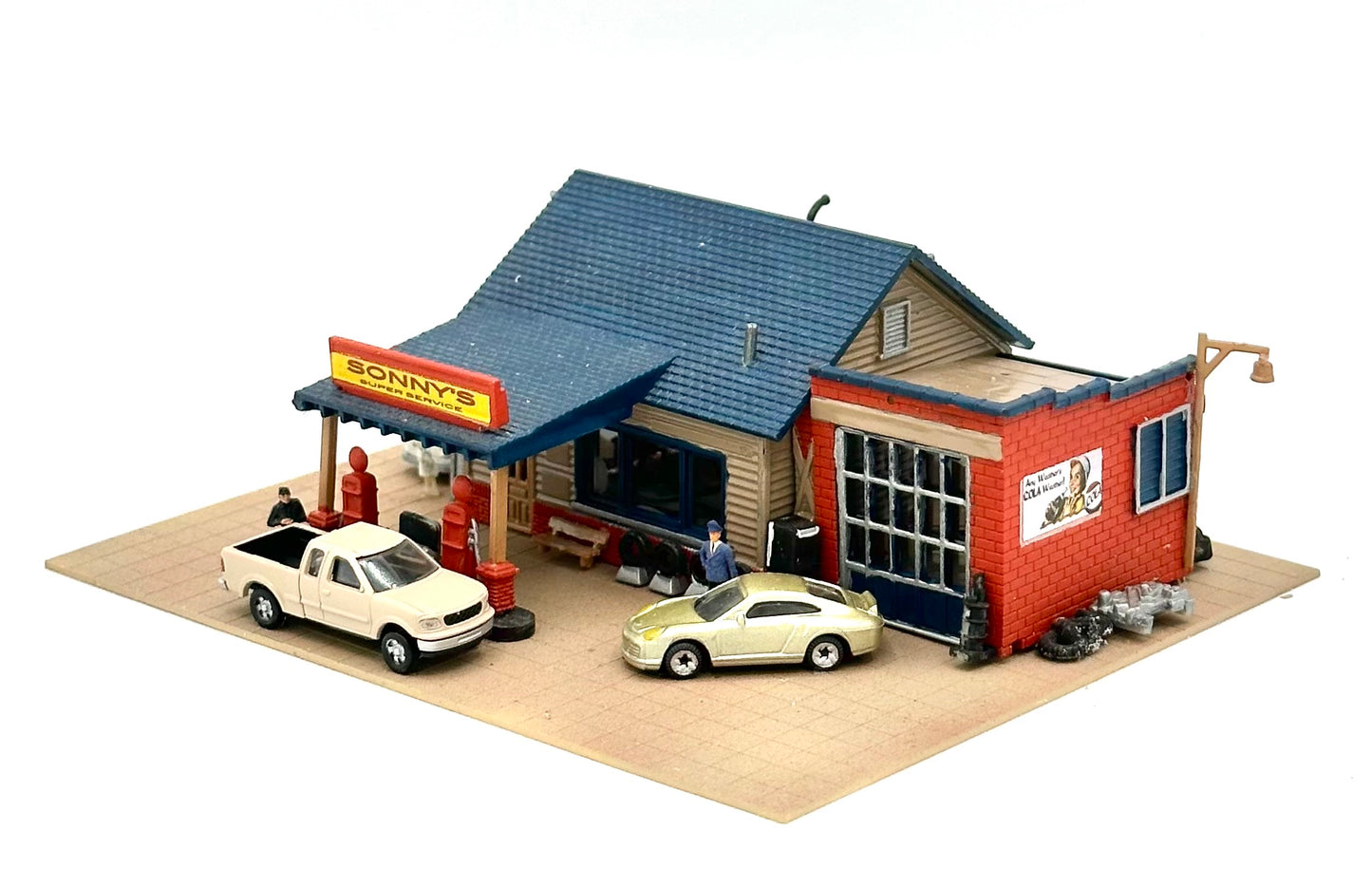 Woodland Scenics N Scale "Sonny's Super Service" Custom Painted  Lighted New Diorama.