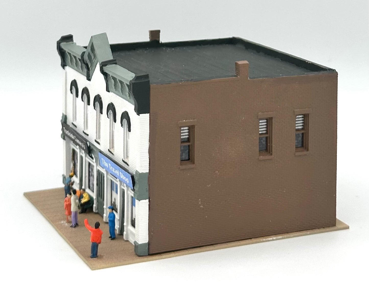 DPM N Scale Custom PaintedHigh St. Block Trackside Camera's The Travel Shop Lighted