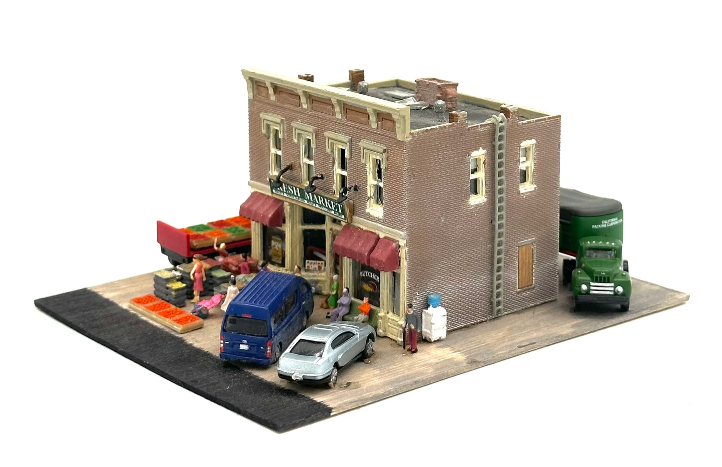 DPM N Scale Custom Painted/Weathered 2 Story Building"Fresh Market" Lighted