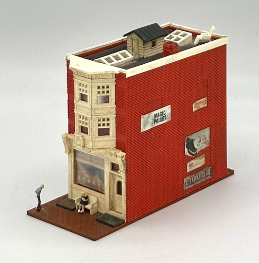 N Scale 3-Story Small Shop/ Apartments Weathered, Street figures Fully assembled