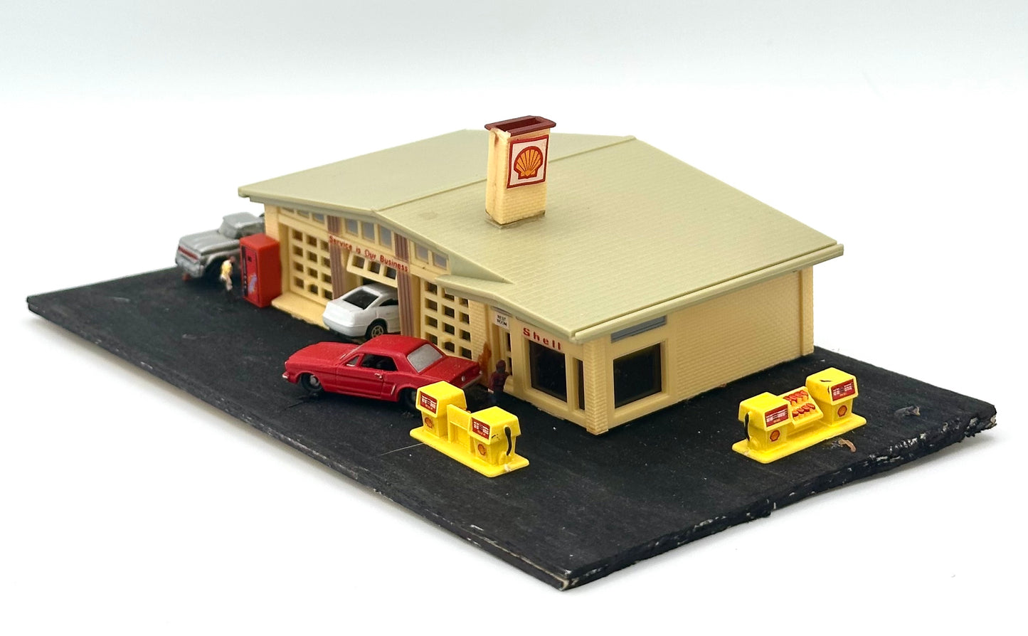 Bachmann N Scale Shell Gas Station Fully Assembled Diorama