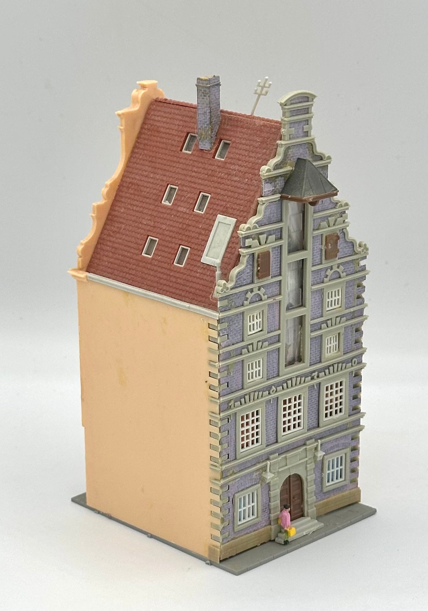 Kibri N Scale 6-Story Traditional German/Dutch Apartment Building, Fully Assembled.