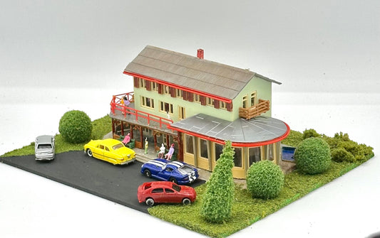 N Scale Custom Painted Modern Cafe Fully Assembled Lighted New Diorama.