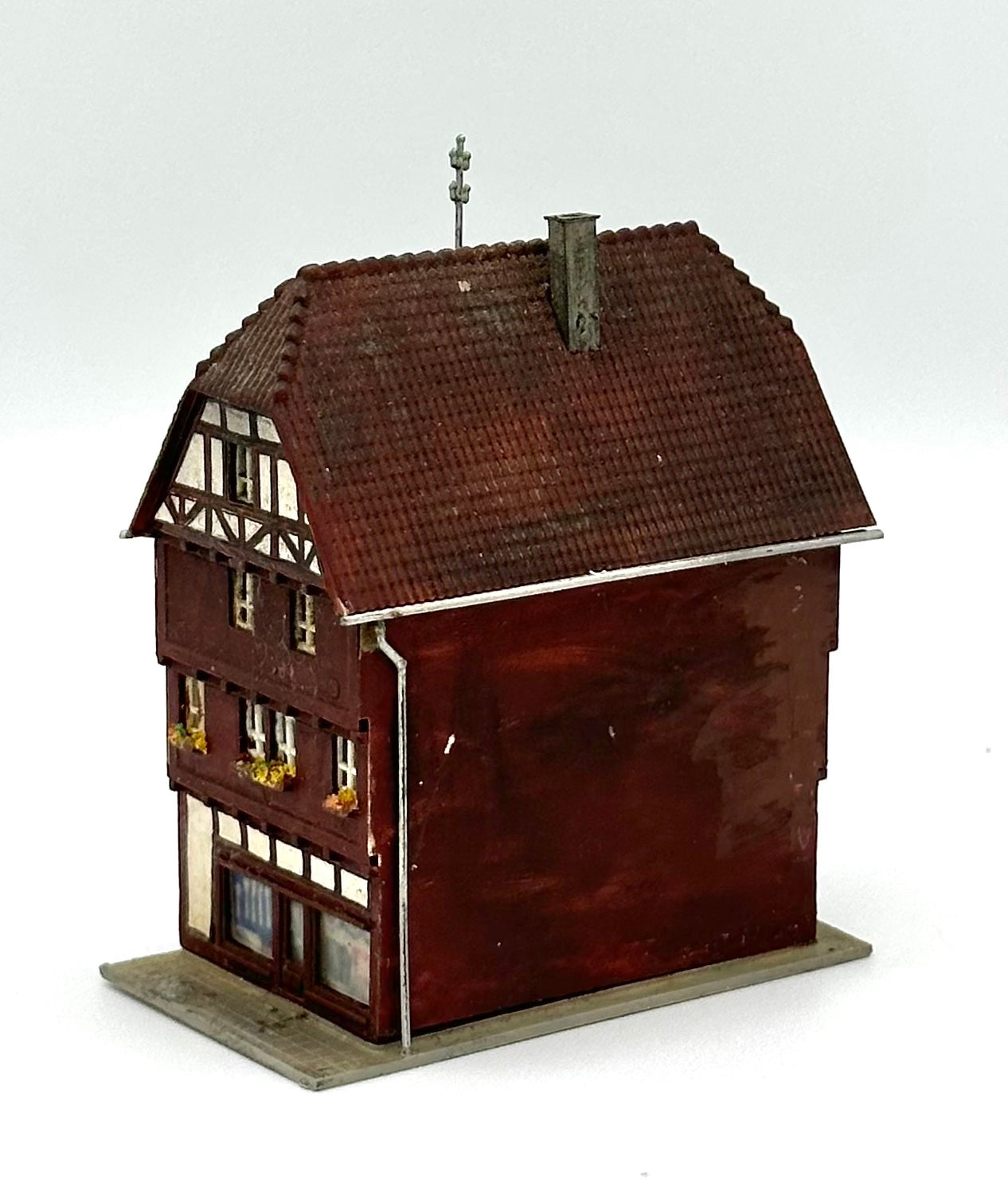 Kibri Z Scale, 4-Story Apartments/ Ground Floor Shops Custom Painted/Weathered Full Assembled Lighted