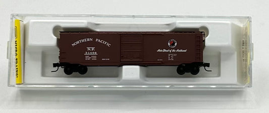 Micro Trains MTL Z Scale 13501-2 Northern Pacific 50' Standard Box Car Single Door