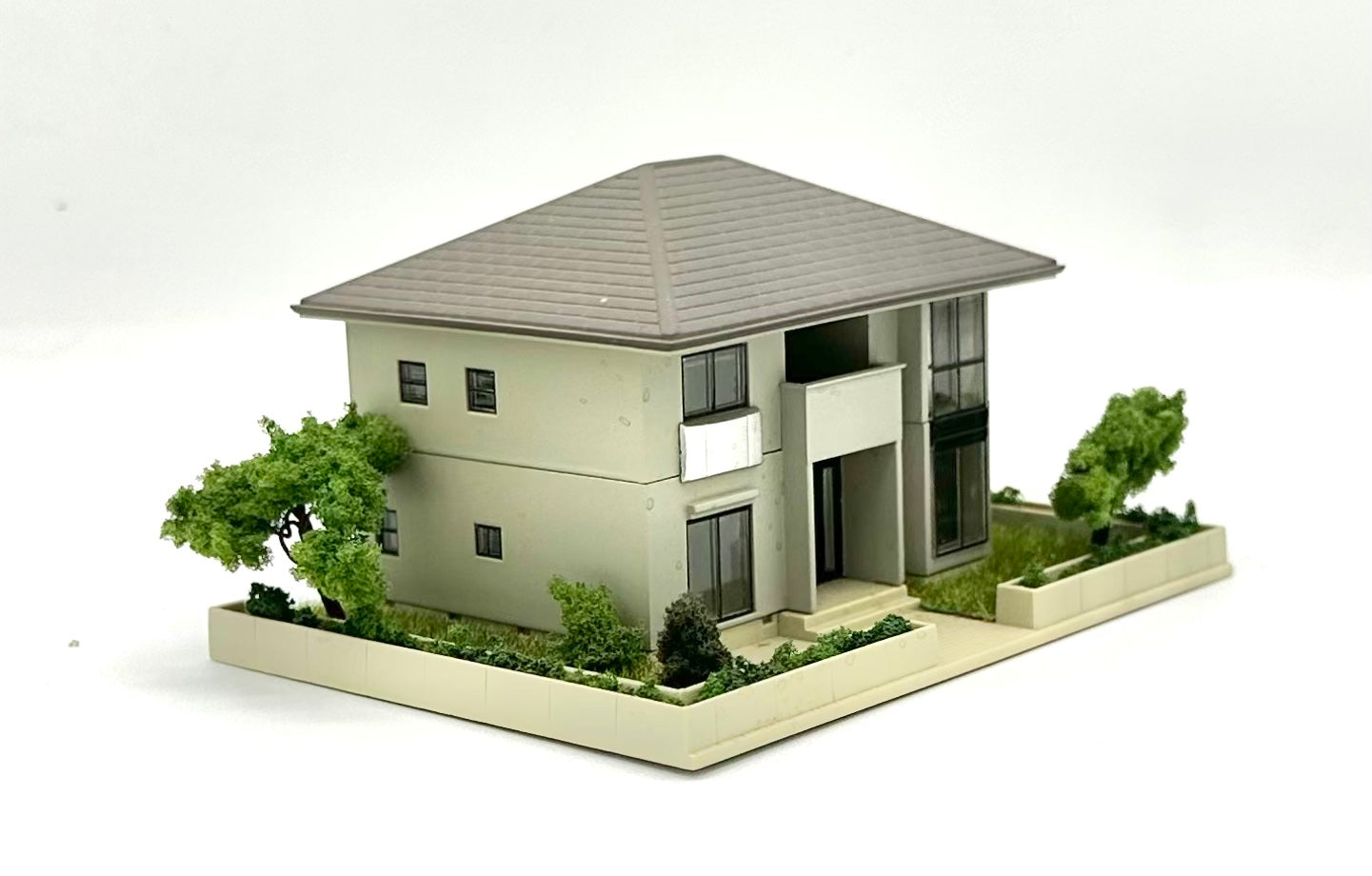 Kato N Scale 23-404 2-Story Town Home with Landscaped yard