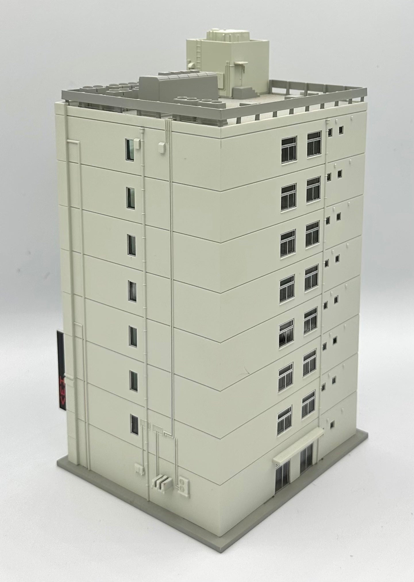 Kato 23-438 N Scale 8 Story Boutique and Office Building Fully assembled