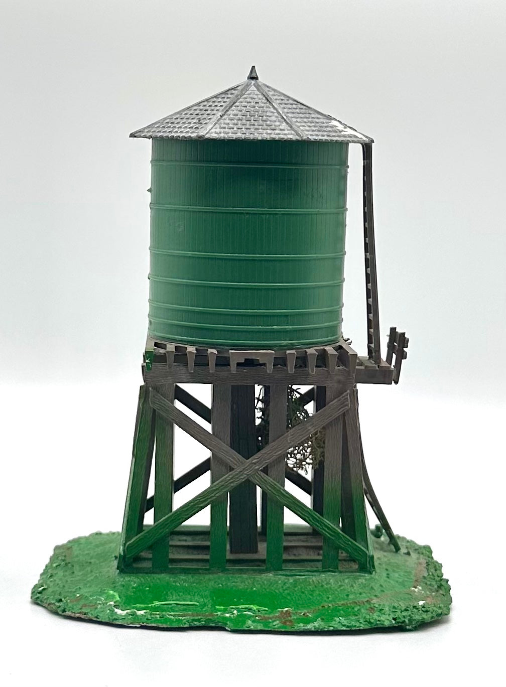 LifeLike HO Scale Weathered Water Tank.