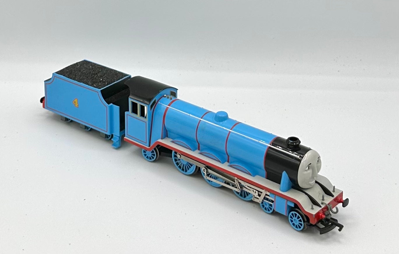 Bachmann HO Scale Thomas & Friends Gordon "4" Engine + 3 76034 Composite Coaches