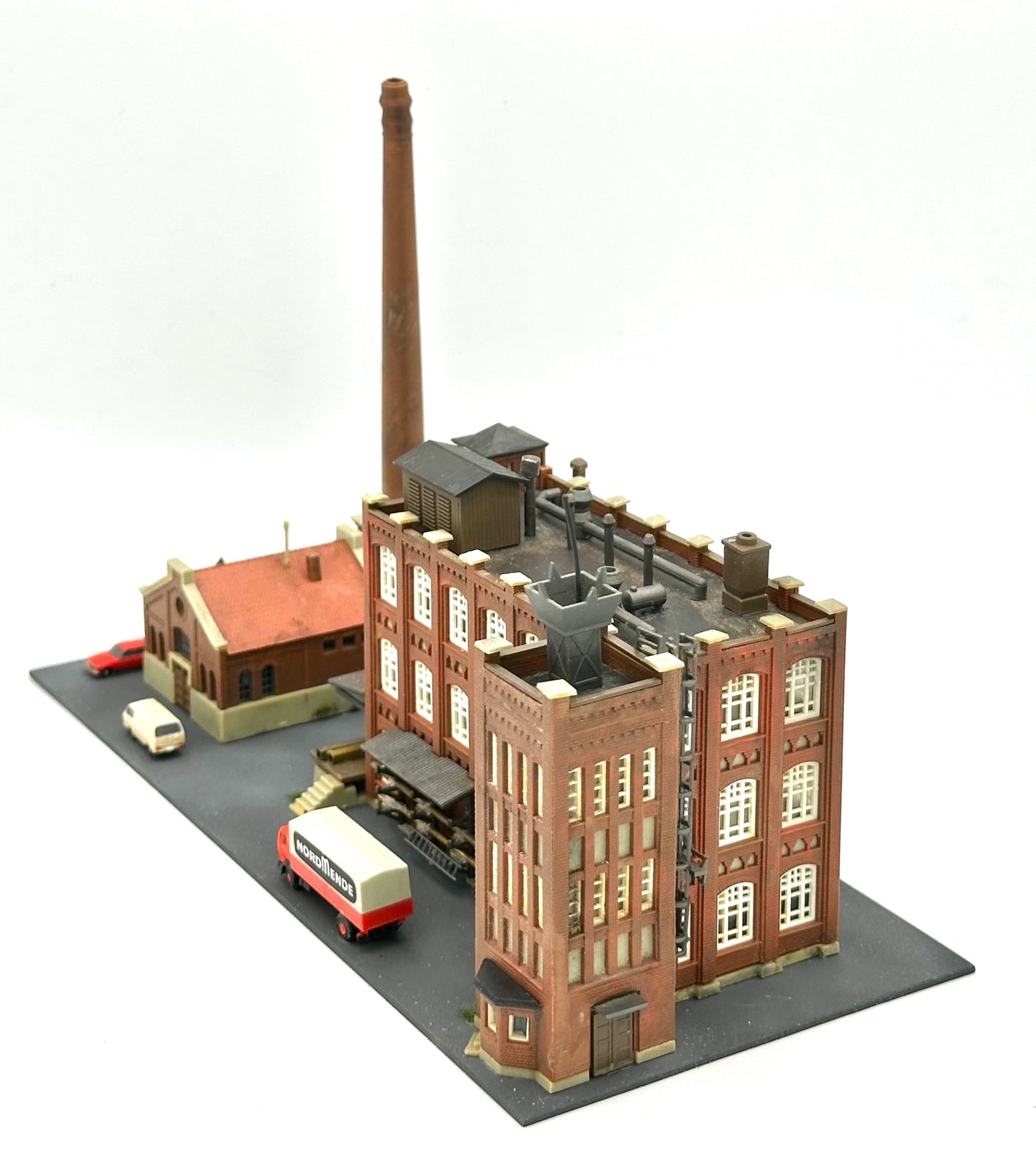 Kibri Z Scale 36770+Additional Building Custom Painted/Weathered Factory Buildings Fully assembled Diorama