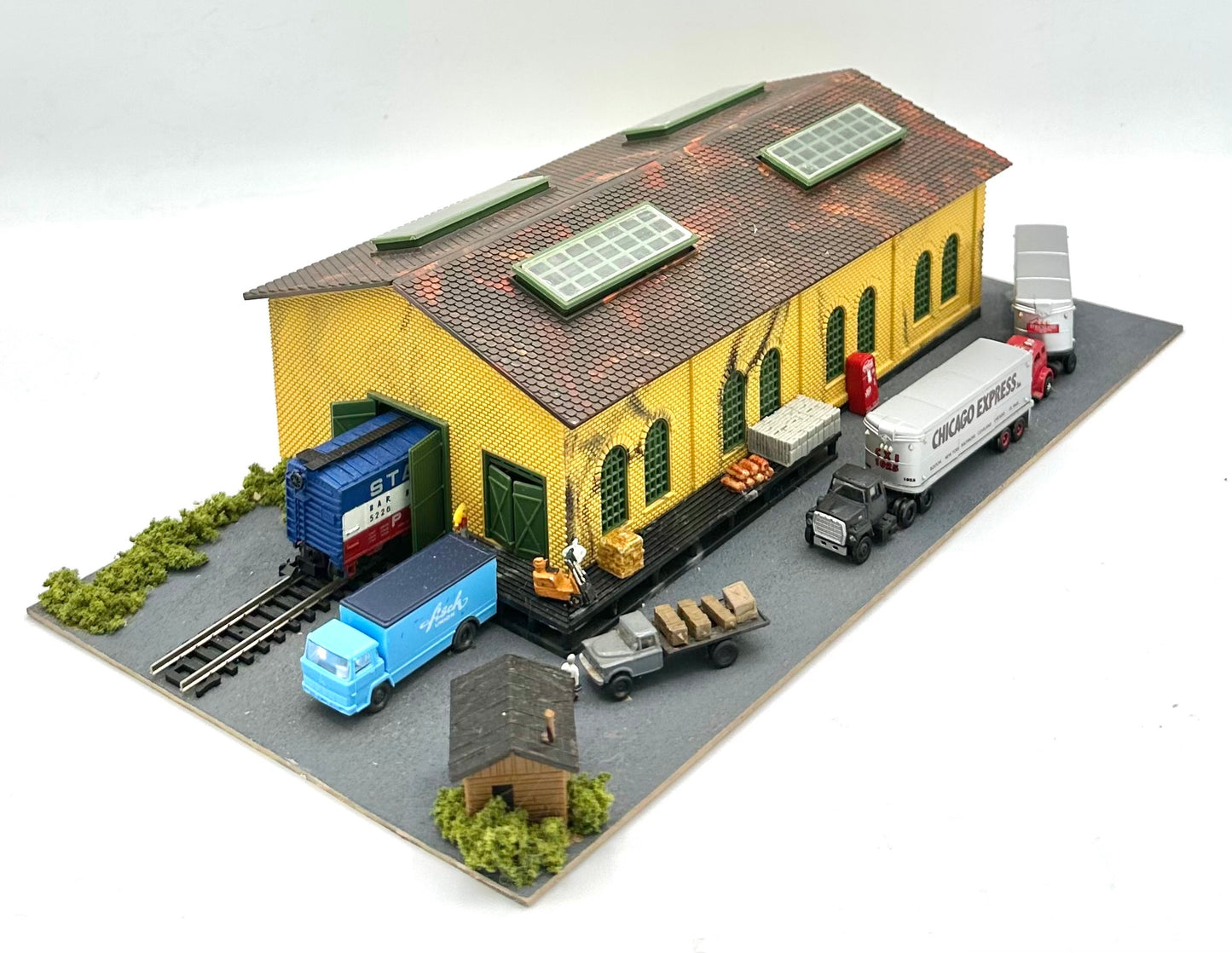 Heljan Con-Cor N Scale Weathered Custom Warehouse lighted Diorama