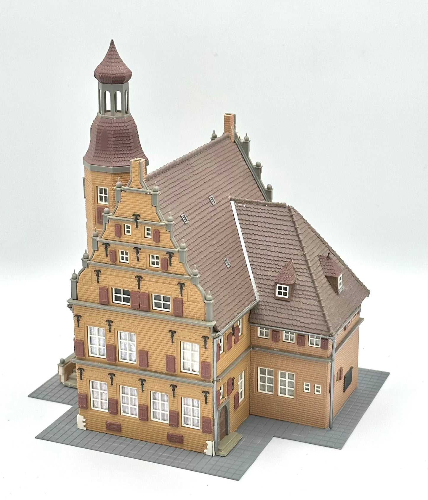 Kibri N Scale Very Rare 5-Story City Hall Building, Fully Assembled.