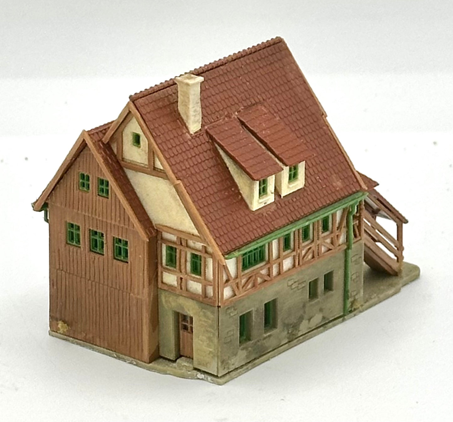 Vollmer Z Scale 9531 Half Timber frame Farm House.Fully Asembled