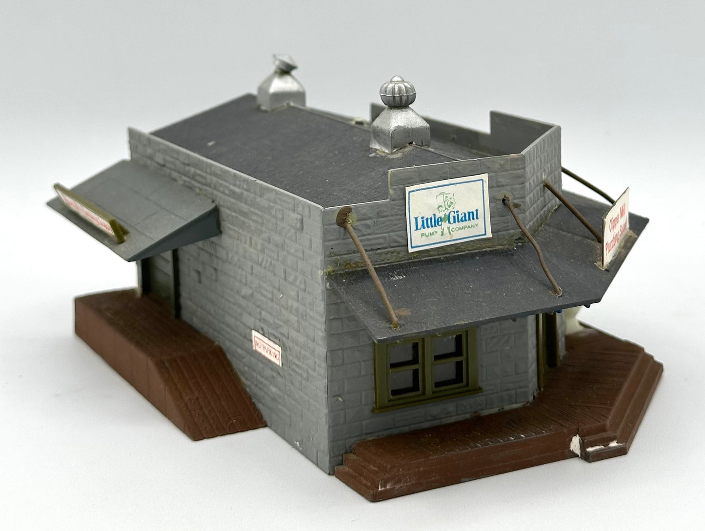 Lifelike HO Scale Clipper Mill Plumbing Supply Custom Painted/Weathered Fully Assembled.