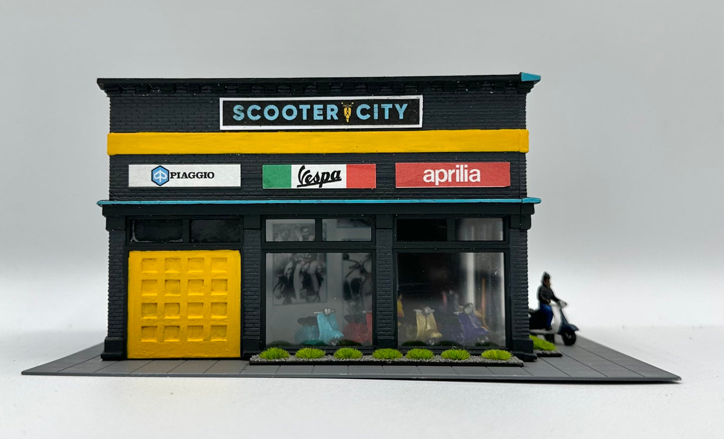 DPM HO Scale Custom Painted "Scooter City" Fully Assembled Lighted Diorama