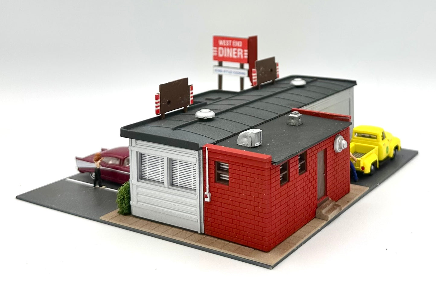 City Classics HO Custom Built/Painted "West End Diner"Fully Assembled Lighted New Diorama