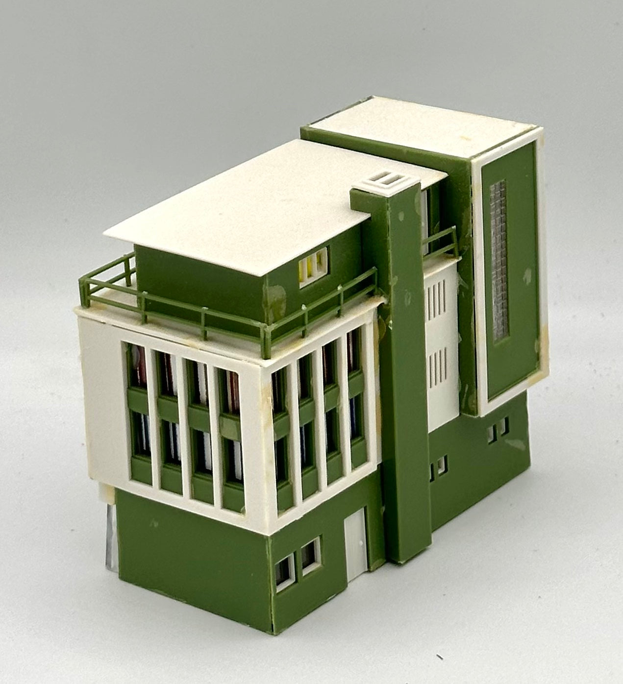 Vollmer N Scale 7729 Modern Bank Complex.