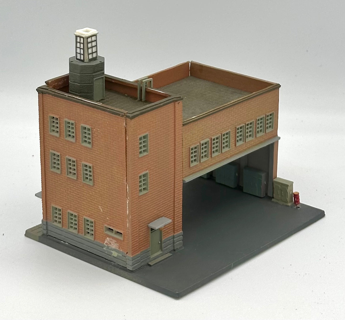 TomyTec N Scale Modern Japanese Style Brick Fire Station Building