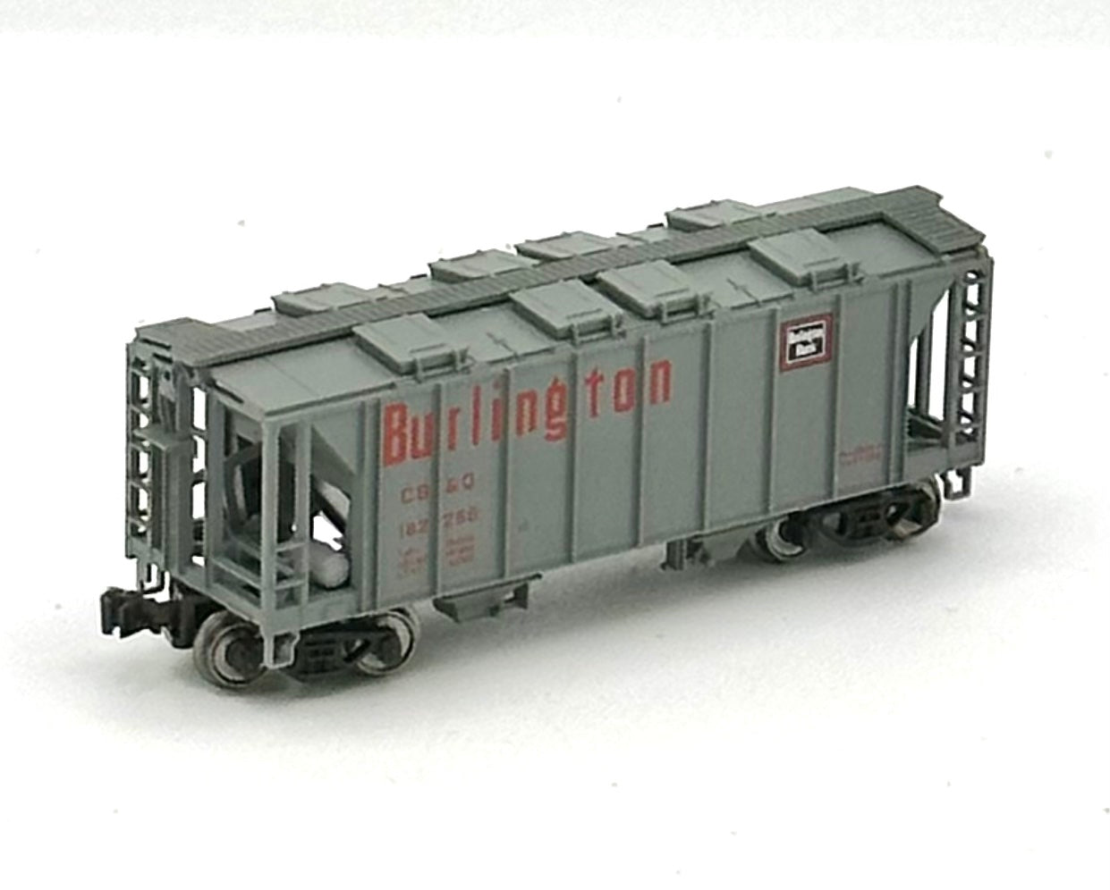 Kato N Scale Burlington 2 Bay Covered Hopper Freight Car