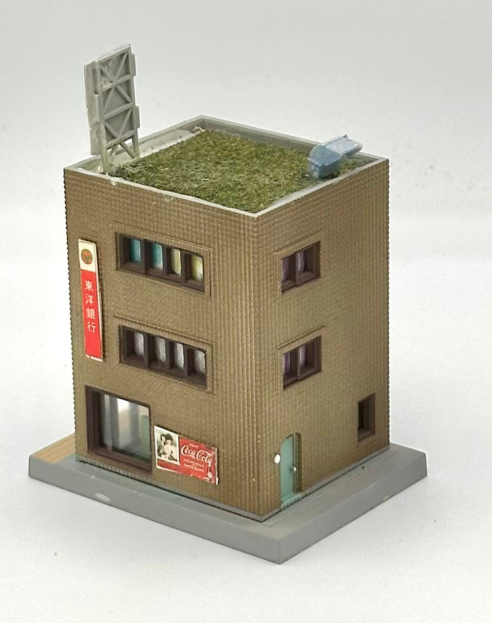 TomyTec N Scale 3-Story Office Block