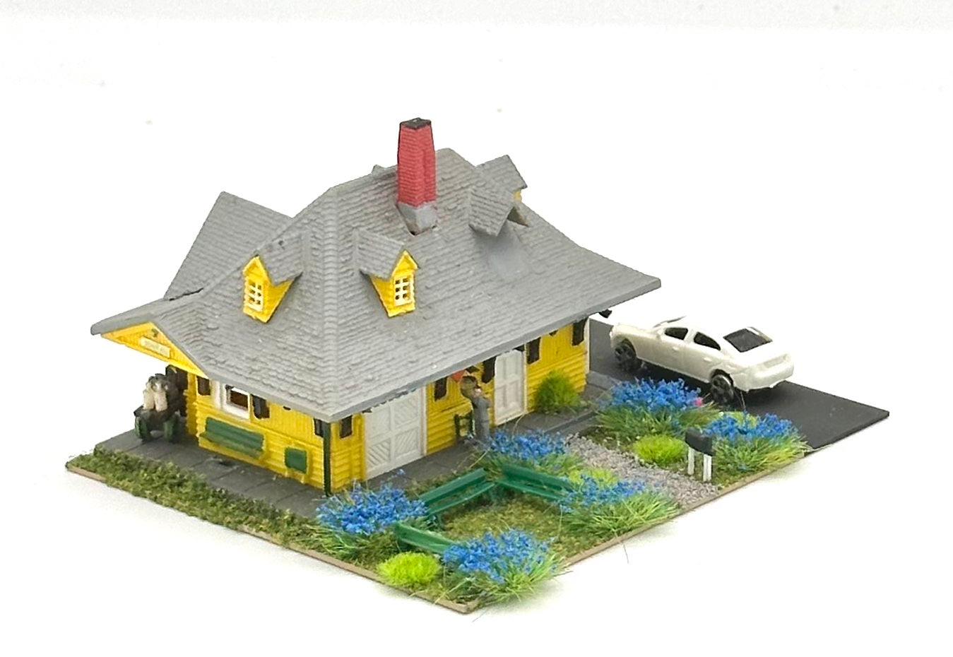 N Scale Custom Country Train Station Diorama Fully assembled