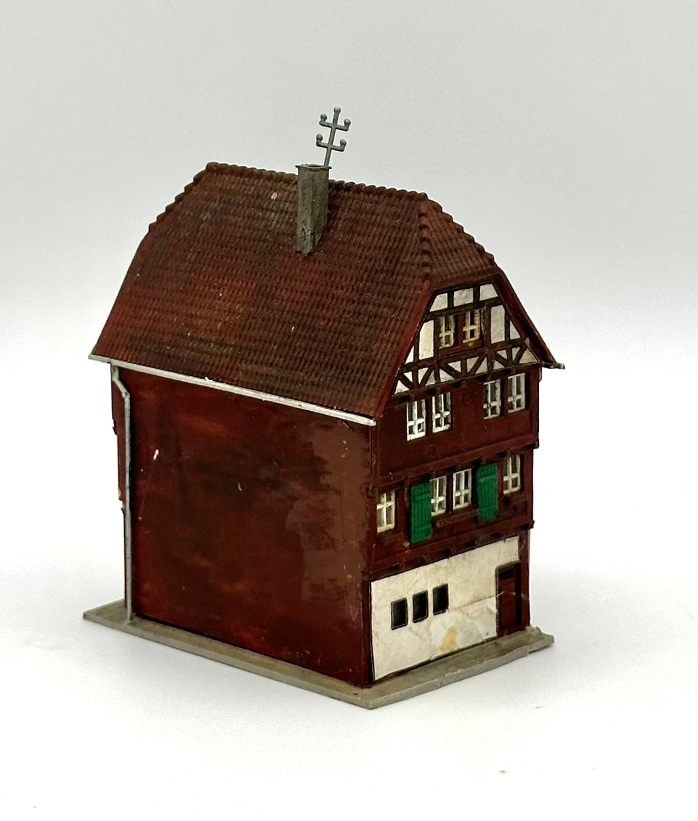 Kibri Z Scale, 4-Story Apartments/ Ground Floor Shops Custom Painted/Weathered Full Assembled Lighted