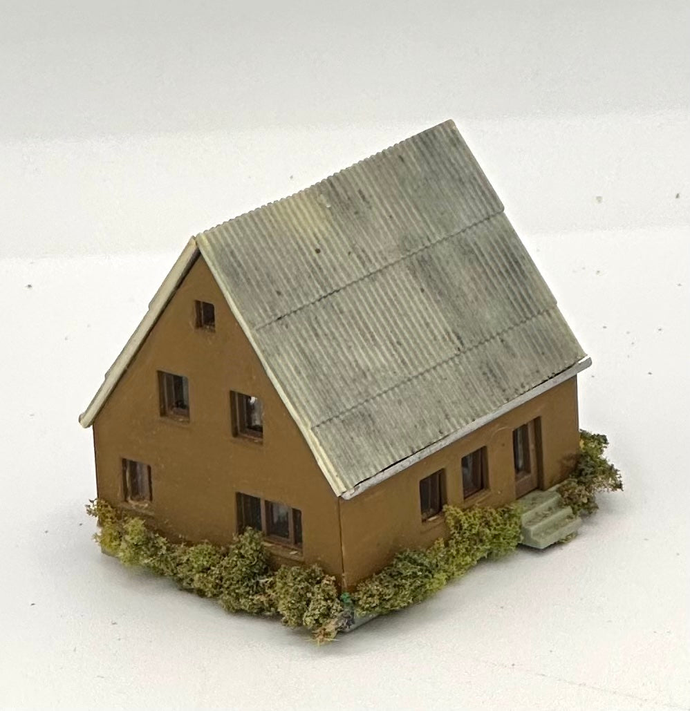 Kibri Z Scale A Frame 3-Story Town House with Corrugated Sheet Roof Fully Assembled Lighted