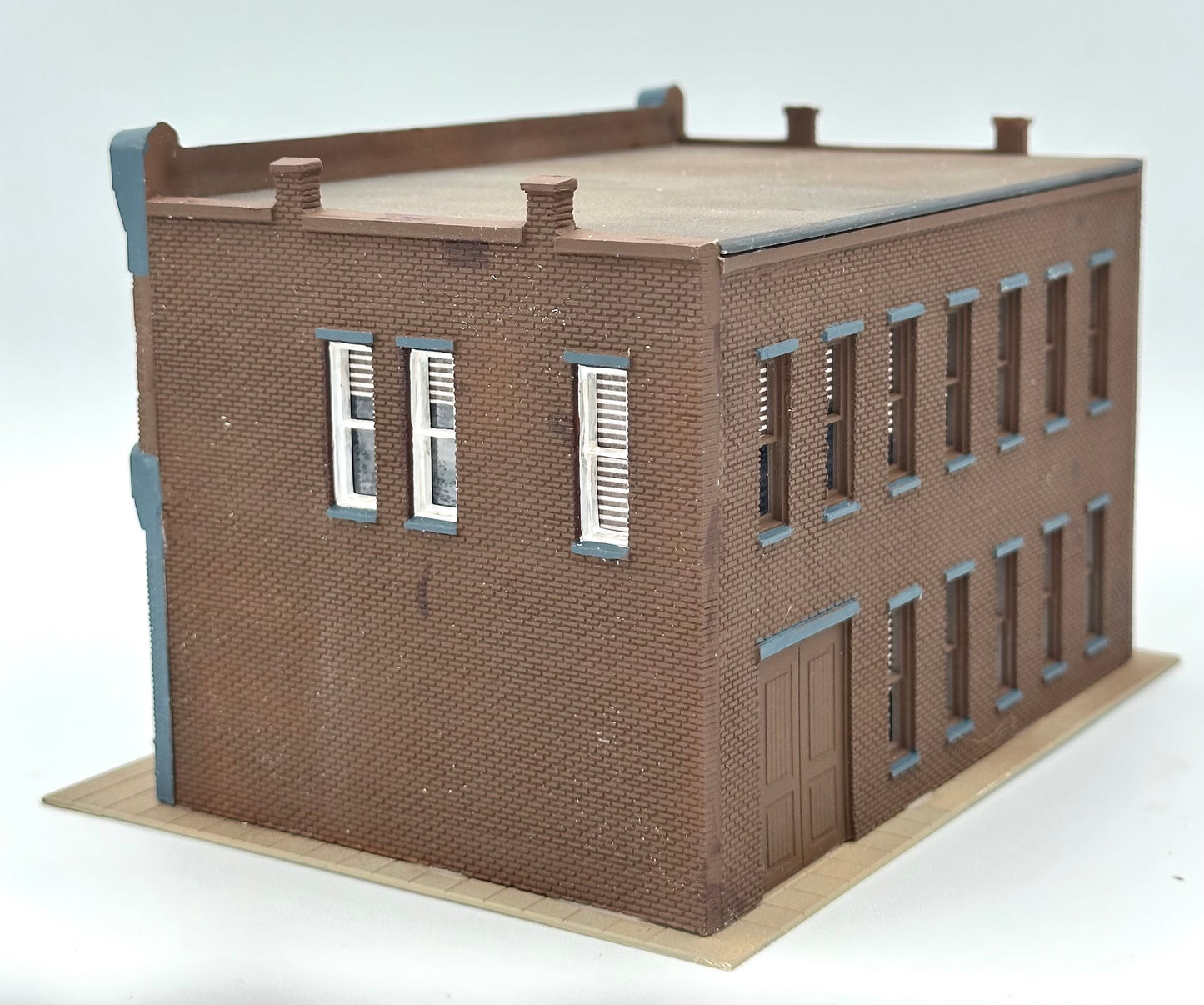DPM HO Scale Fully Assembled High St. Block "Cafe Luna/The Cigar Shop " Lighted